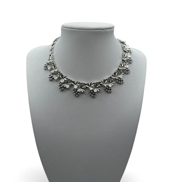 Vintage CORO Grapevine Silver Tone Necklace Grape Links Wine Lover Vinyard - Picture 3 of 8
